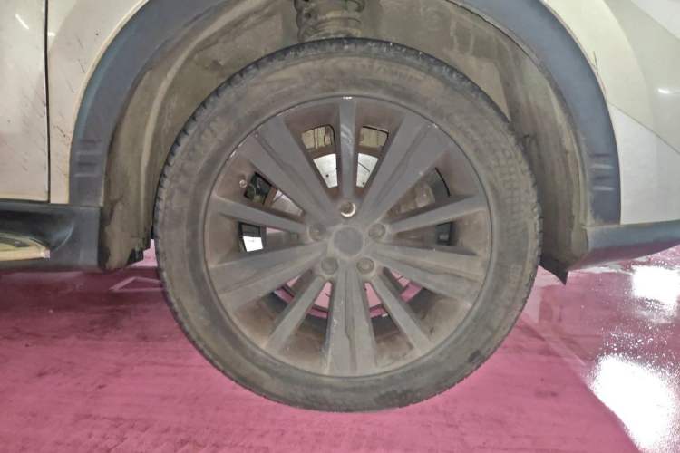 Used Roewe RX5 New Energy 2017 eRX5 50T Hybrid Connected Prestige Flagship Edition Right Front Wheel Hub