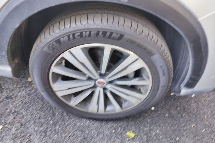 Used Roewe RX5 New Energy 2017 eRX5 50T Hybrid Connected Prestige Flagship Edition Right Front Wheel Hub