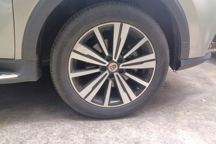 Used Roewe RX5 New Energy 2017 eRX5 50T Hybrid Connected Prestige Flagship Edition Right Front Wheel Hub