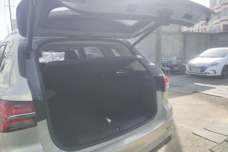 Used Roewe RX5 New Energy 2017 eRX5 50T Hybrid Connected Prestige Flagship Edition Trunk