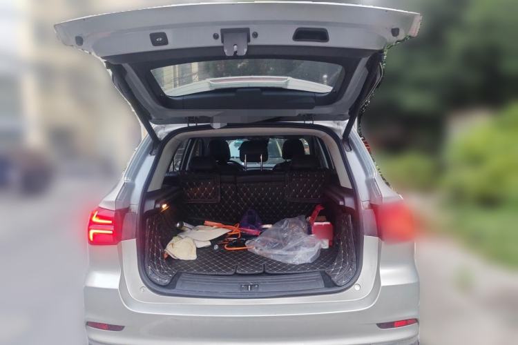 Used Roewe RX5 New Energy 2017 eRX5 50T Hybrid Connected Prestige Flagship Edition Trunk