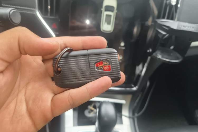 Used Roewe RX5 New Energy 2017 eRX5 50T Hybrid Connected Prestige Flagship Edition Vehicle Key