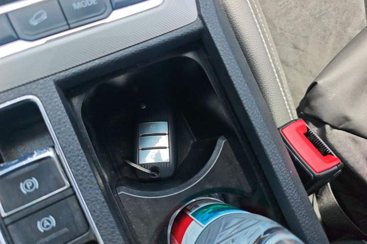 Used Roewe RX5 New Energy 2017 eRX5 50T Hybrid Connected Prestige Flagship Edition Vehicle Key
