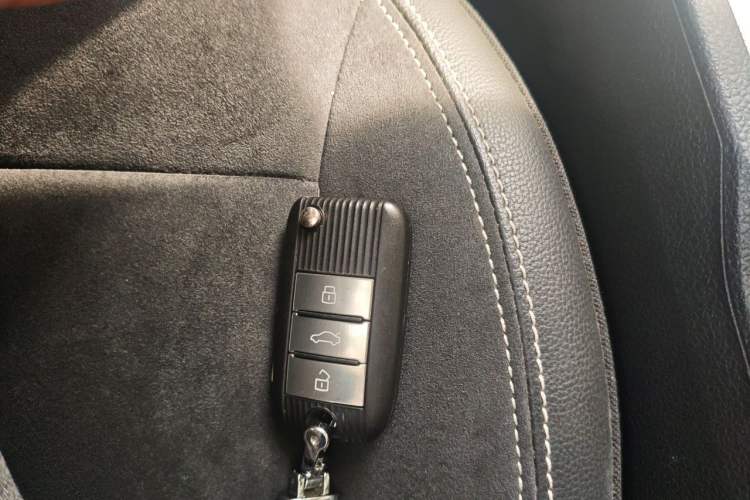 Used Roewe RX5 New Energy 2017 eRX5 50T Hybrid Connected Prestige Flagship Edition Vehicle Key