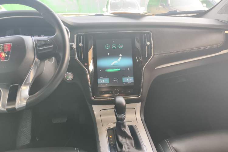 Used Roewe RX5 New Energy 2018 eRX5 50T Hybrid Luxury Edition Audio And AC Panel