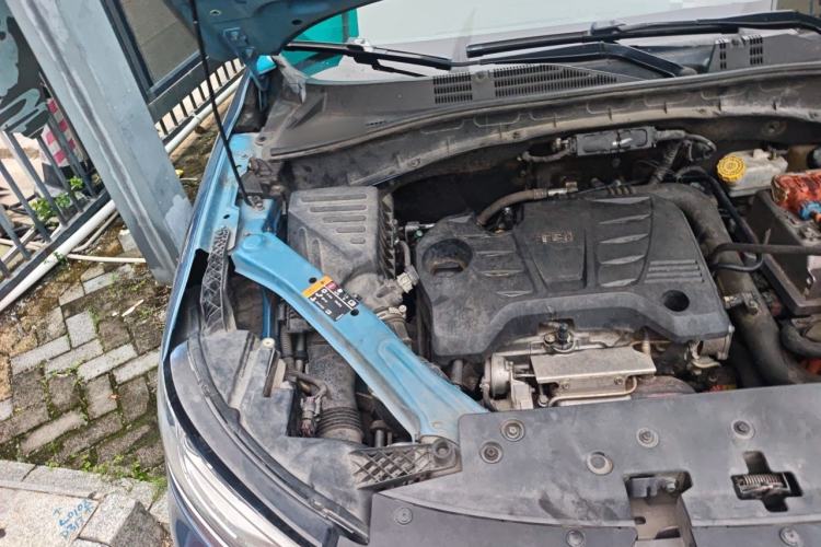 Used Roewe RX5 New Energy 2018 eRX5 50T Hybrid Luxury Edition Engine Bay Right