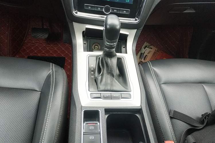 Used Roewe RX5 New Energy 2018 eRX5 50T Hybrid Luxury Edition Gear Lever