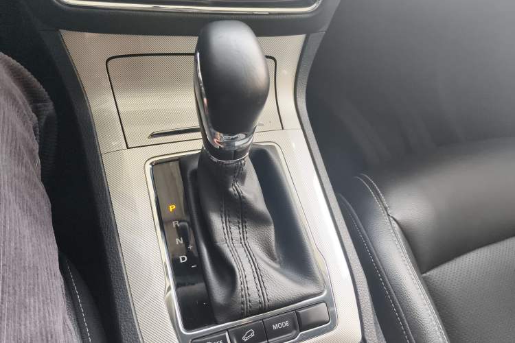 Used Roewe RX5 New Energy 2018 eRX5 50T Hybrid Luxury Edition Gear Lever