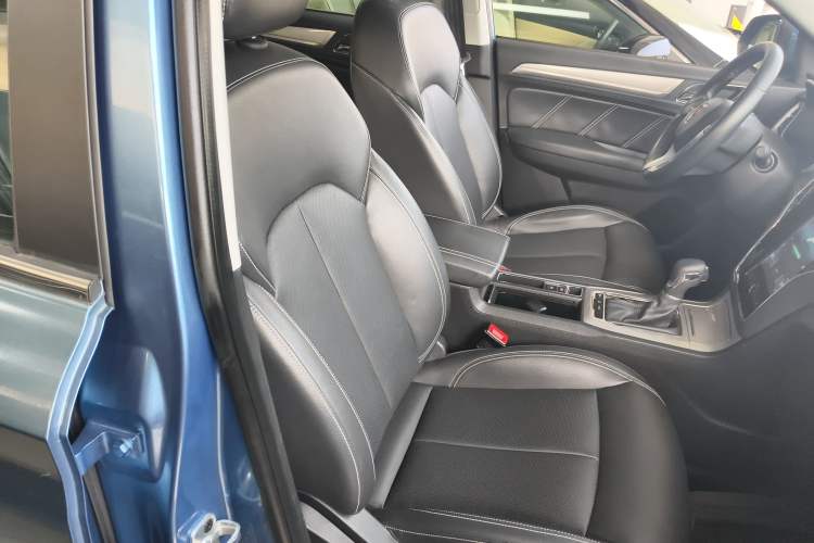 Used Roewe RX5 New Energy 2018 eRX5 50T Hybrid Luxury Edition Right Front Seat