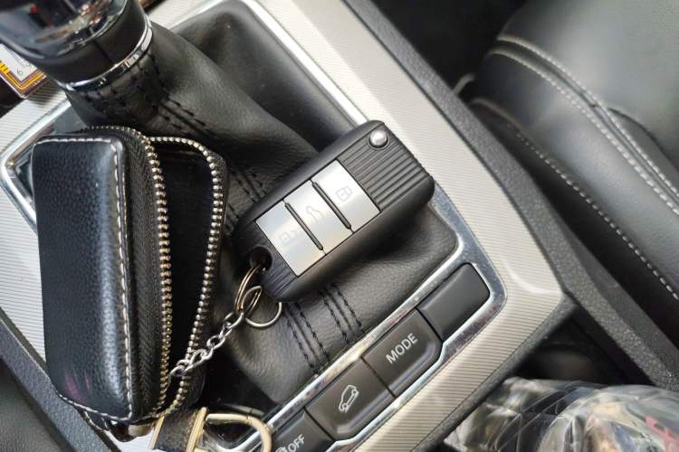 Used Roewe RX5 New Energy 2018 eRX5 50T Hybrid Luxury Edition Interior 1