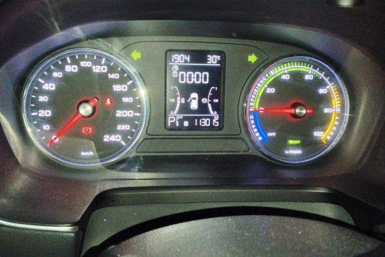Used Roewe RX5 New Energy 2018 eRX5 50T Hybrid Luxury Edition Odometer Close Up