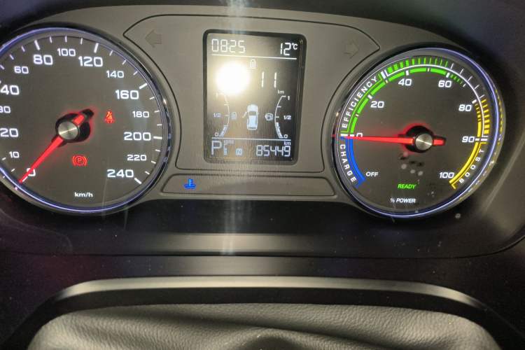 Used Roewe RX5 New Energy 2018 eRX5 50T Hybrid Luxury Edition Odometer Close Up