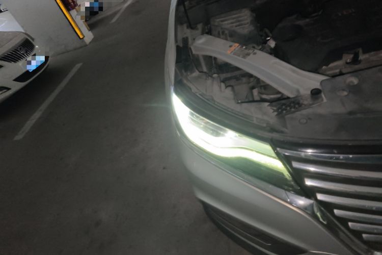Used Roewe RX5 New Energy 2018 eRX5 50T Hybrid Luxury Edition Right Front Headlight