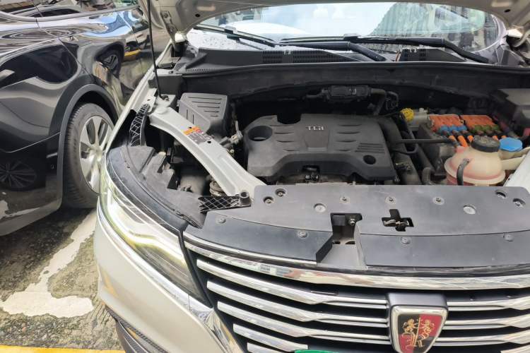 Used Roewe RX5 New Energy 2018 eRX5 50T Hybrid Luxury Edition Engine Bay Right