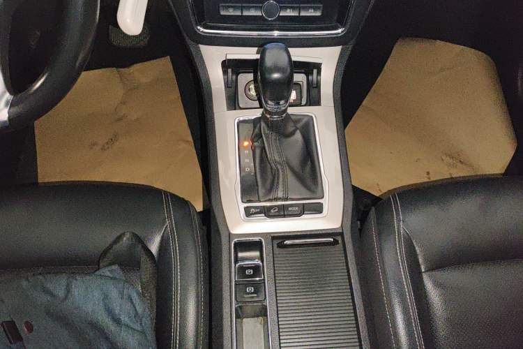 Used Roewe RX5 New Energy 2018 eRX5 50T Hybrid Luxury Edition Gear Lever