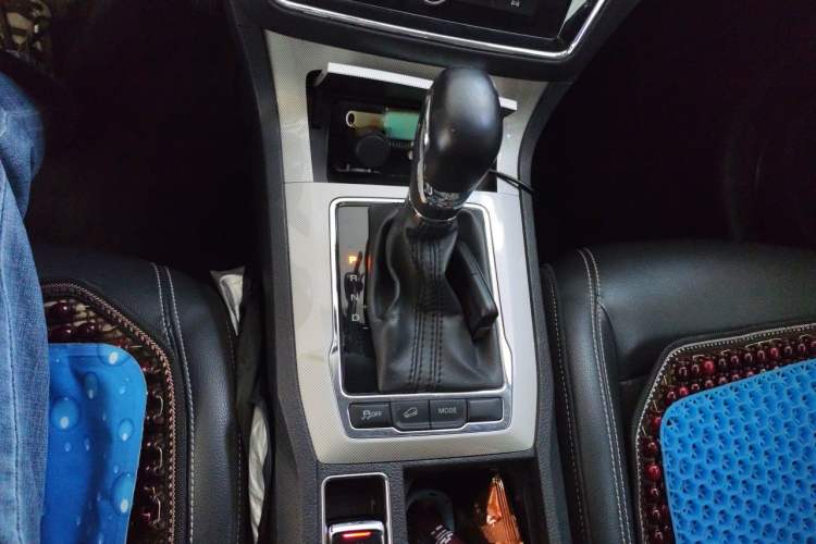 Used Roewe RX5 New Energy 2018 eRX5 50T Hybrid Luxury Edition Gear Lever