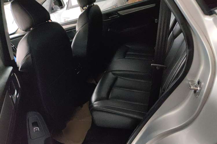 Used Roewe RX5 New Energy 2018 eRX5 50T Hybrid Luxury Edition Left Rear Seat