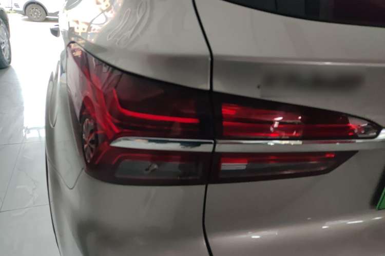 Used Roewe RX5 New Energy 2018 eRX5 50T Hybrid Luxury Edition Left Rear Taillight