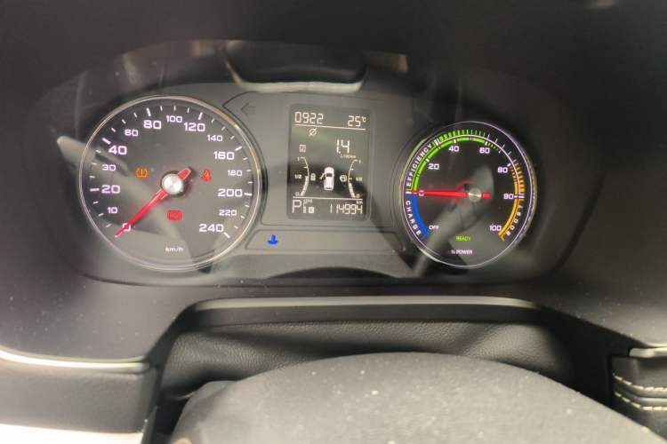Used Roewe RX5 New Energy 2018 eRX5 50T Hybrid Luxury Edition Odometer Close Up