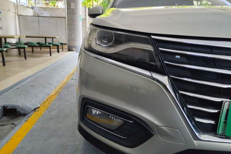 Used Roewe RX5 New Energy 2018 eRX5 50T Hybrid Luxury Edition Right Front Headlight