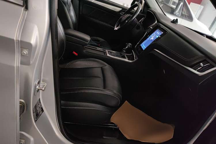 Used Roewe RX5 New Energy 2018 eRX5 50T Hybrid Luxury Edition Right Front Seat