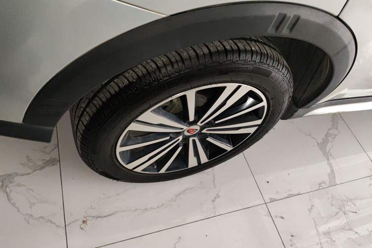Used Roewe RX5 New Energy 2018 eRX5 50T Hybrid Luxury Edition Right Rear Wheel Hub