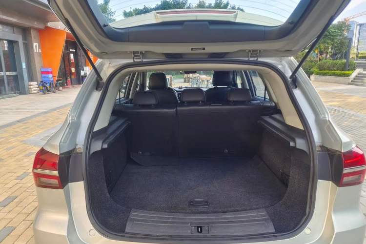Used Roewe RX5 New Energy 2018 eRX5 50T Hybrid Luxury Edition Trunk