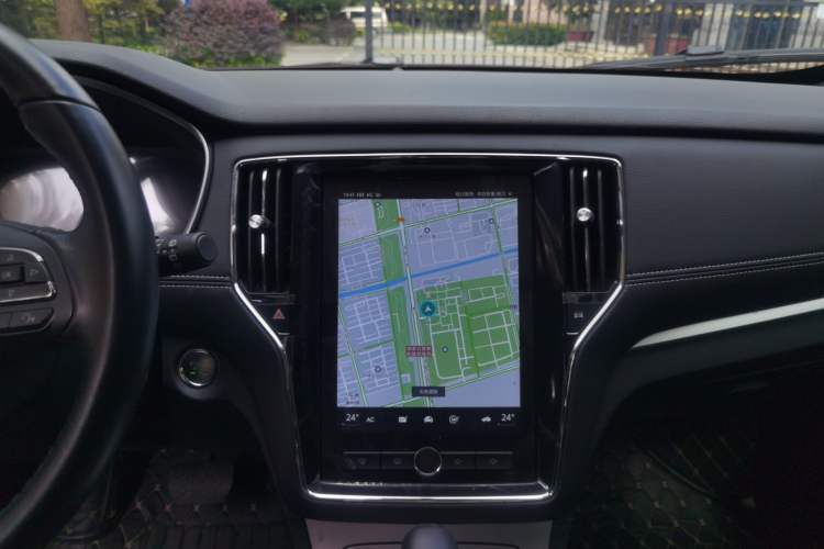 Used Roewe RX5 New Energy 2018 eRX5 50T Hybrid Luxury Edition Audio And AC Panel
