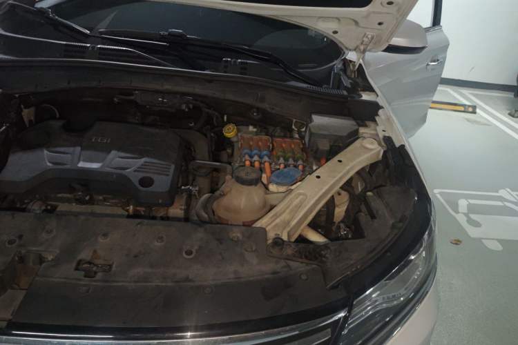 Used Roewe RX5 New Energy 2018 eRX5 50T Hybrid Luxury Edition Engine Bay Left