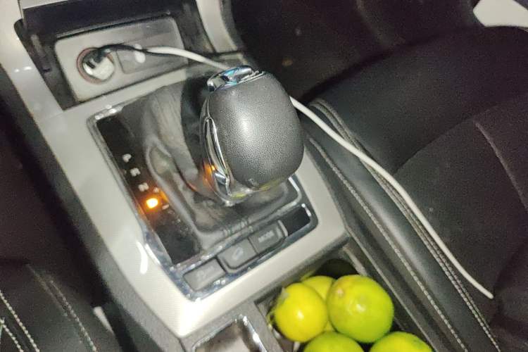 Used Roewe RX5 New Energy 2018 eRX5 50T Hybrid Luxury Edition Gear Lever