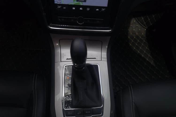 Used Roewe RX5 New Energy 2018 eRX5 50T Hybrid Luxury Edition Gear Lever