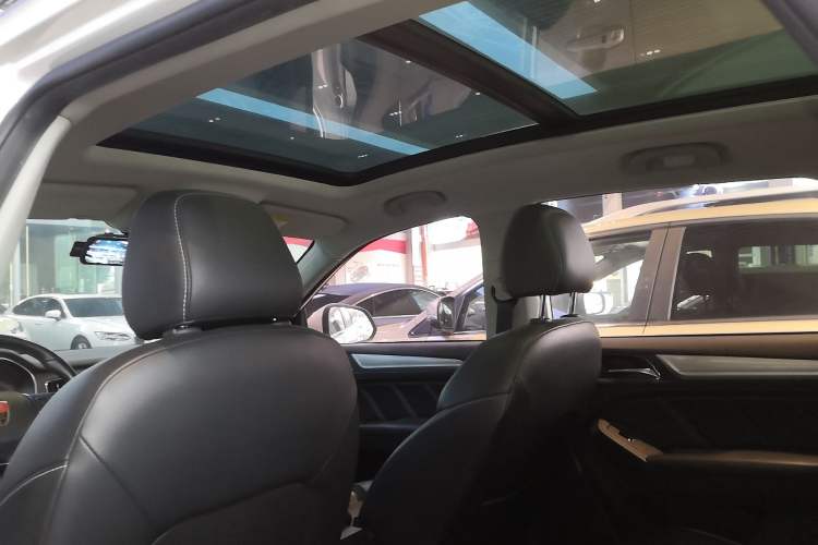 Used Roewe RX5 New Energy 2018 eRX5 50T Hybrid Luxury Edition Headliner