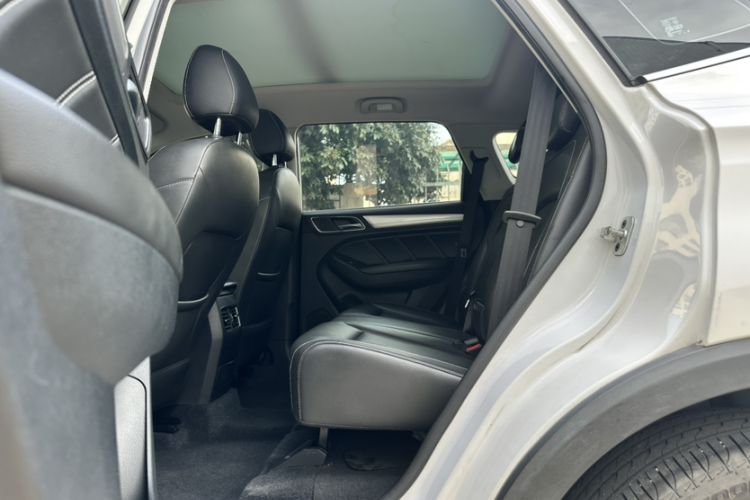 Used Roewe RX5 New Energy 2018 eRX5 50T Hybrid Luxury Edition Interior 3