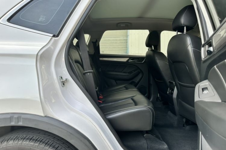 Used Roewe RX5 New Energy 2018 eRX5 50T Hybrid Luxury Edition Interior 4