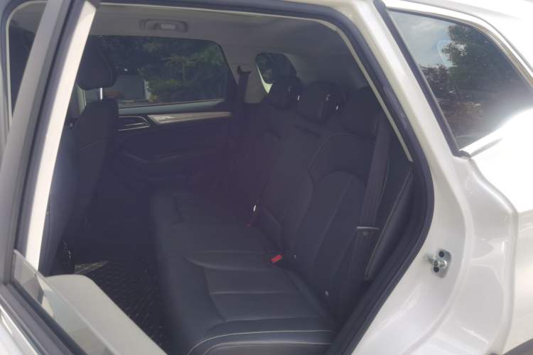 Used Roewe RX5 New Energy 2018 eRX5 50T Hybrid Luxury Edition Left Rear Seat