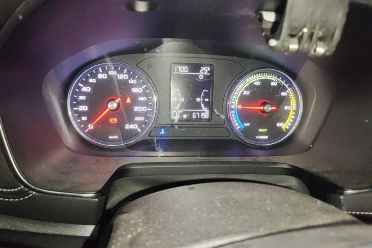 Used Roewe RX5 New Energy 2018 eRX5 50T Hybrid Luxury Edition Odometer Close Up