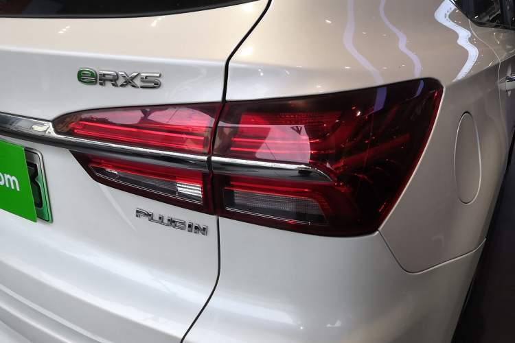 Used Roewe RX5 New Energy 2018 eRX5 50T Hybrid Luxury Edition Right Rear Taillight