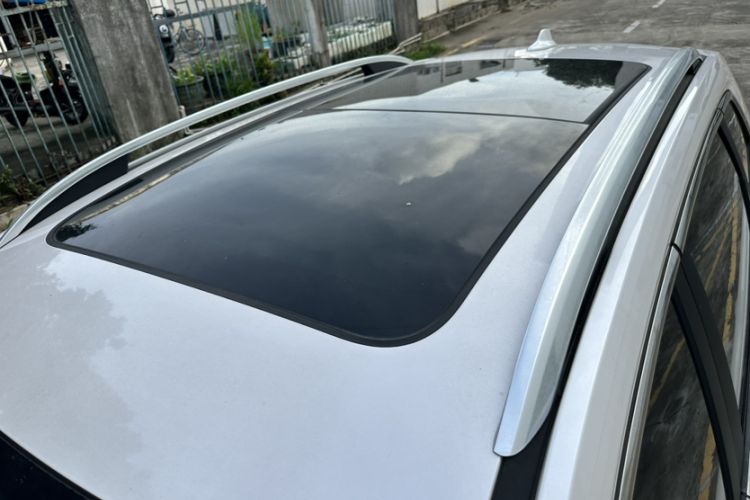 Used Roewe RX5 New Energy 2018 eRX5 50T Hybrid Luxury Edition Roof