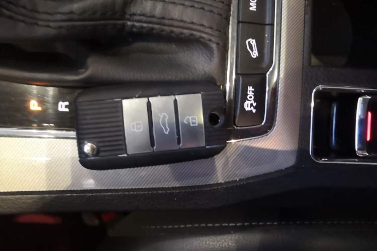 Used Roewe RX5 New Energy 2018 eRX5 50T Hybrid Luxury Edition Vehicle Key