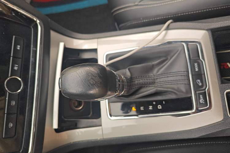 Used Roewe RX5 New Energy 2019 eRX5 50T 4G Connected Excellence Edition Gear Lever