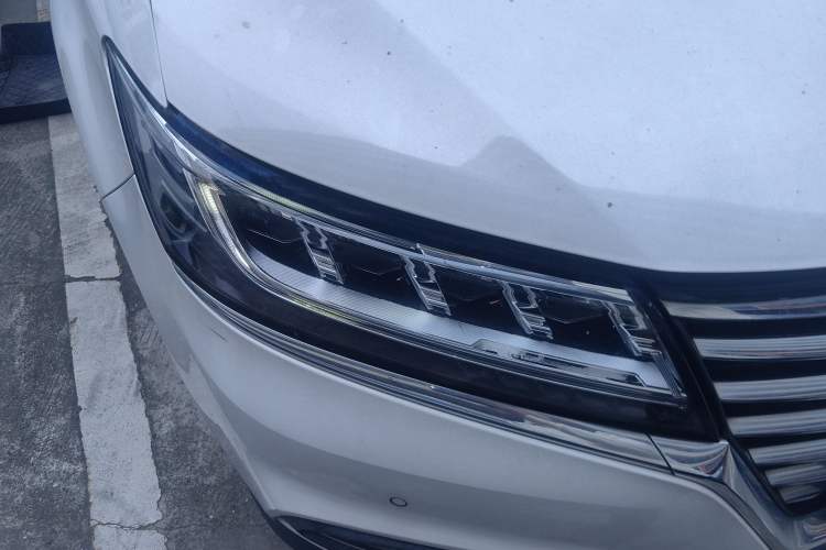 Used Roewe RX5 New Energy 2019 eRX5 50T Internet-Enhanced Flagship Edition Right Front Headlight