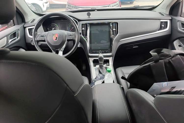 Used Roewe RX5 New Energy 2019 eRX5 50T 4G Connected Excellence Edition Center Console