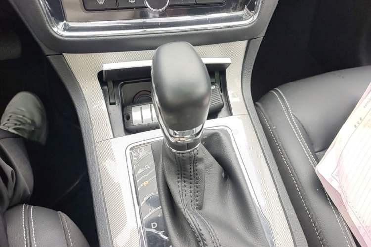 Used Roewe RX5 New Energy 2019 eRX5 50T 4G Connected Excellence Edition Gear Lever