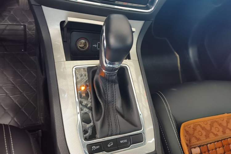 Used Roewe RX5 New Energy 2019 eRX5 50T 4G Connected Excellence Edition Gear Lever