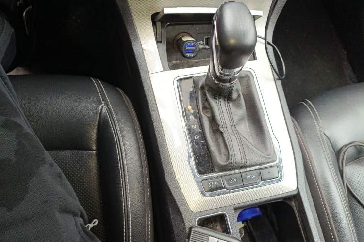 Used Roewe RX5 New Energy 2019 eRX5 50T 4G Connected Excellence Edition Gear Lever