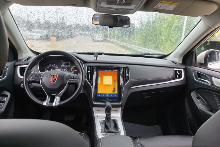 Used Roewe RX5 New Energy 2019 eRX5 50T 4G Connected Excellence Edition Interior 7