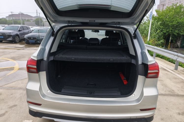 Used Roewe RX5 New Energy 2019 eRX5 50T 4G Connected Excellence Edition Interior 8