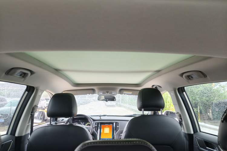 Used Roewe RX5 New Energy 2019 eRX5 50T 4G Connected Excellence Edition Interior 9