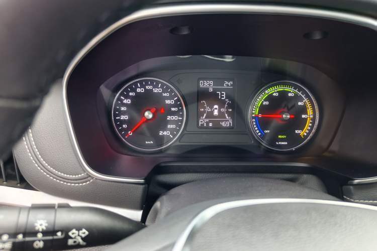 Used Roewe RX5 New Energy 2019 eRX5 50T 4G Connected Excellence Edition Odometer Close Up
