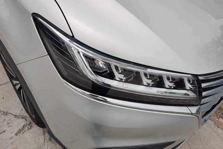 Used Roewe RX5 New Energy 2019 eRX5 50T 4G Connected Excellence Edition Right Front Headlight